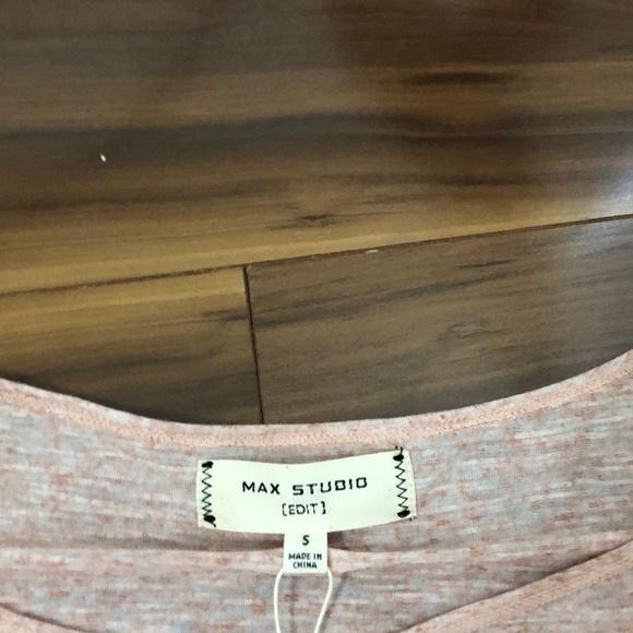 Tops - Picture 3 of 4